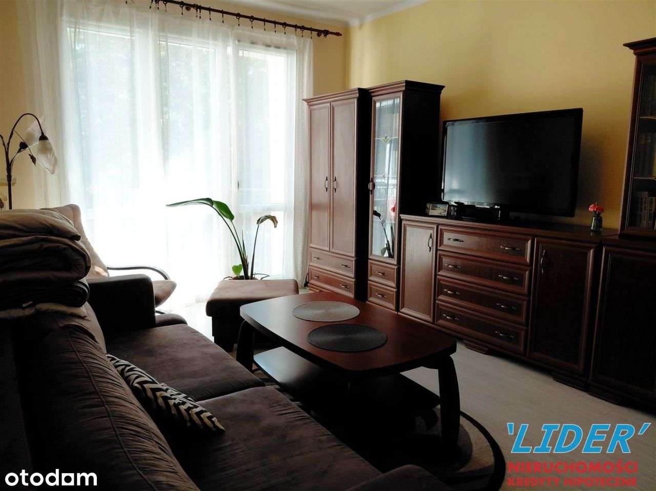 4 pokojowe mieszkanie, osiedle E-10