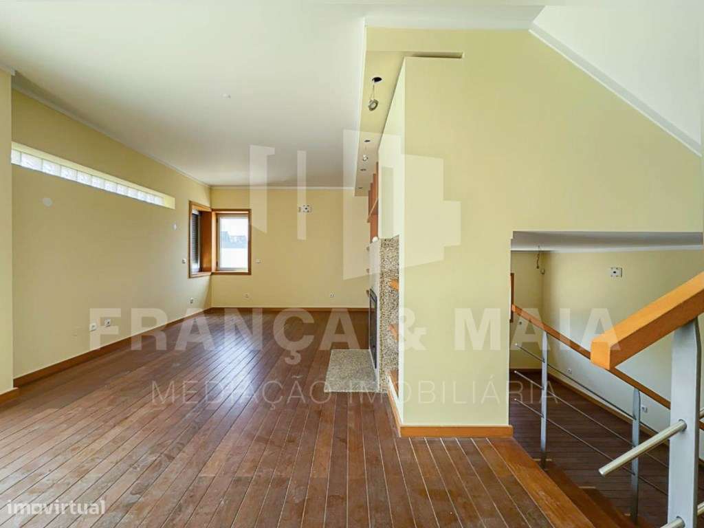 Moradia T3 Renovada com Áreas Excepcionais e Potencial até T5 em Pe...-5