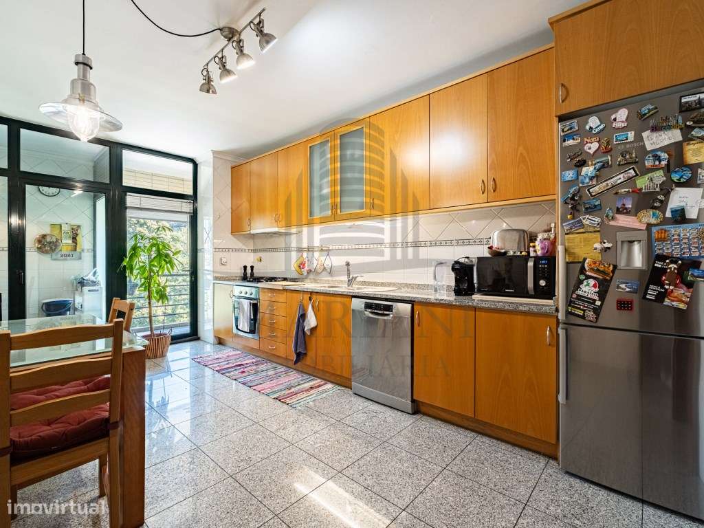 Apartamento T4+1 Duplex em Excelente Estado - Localização Central-8