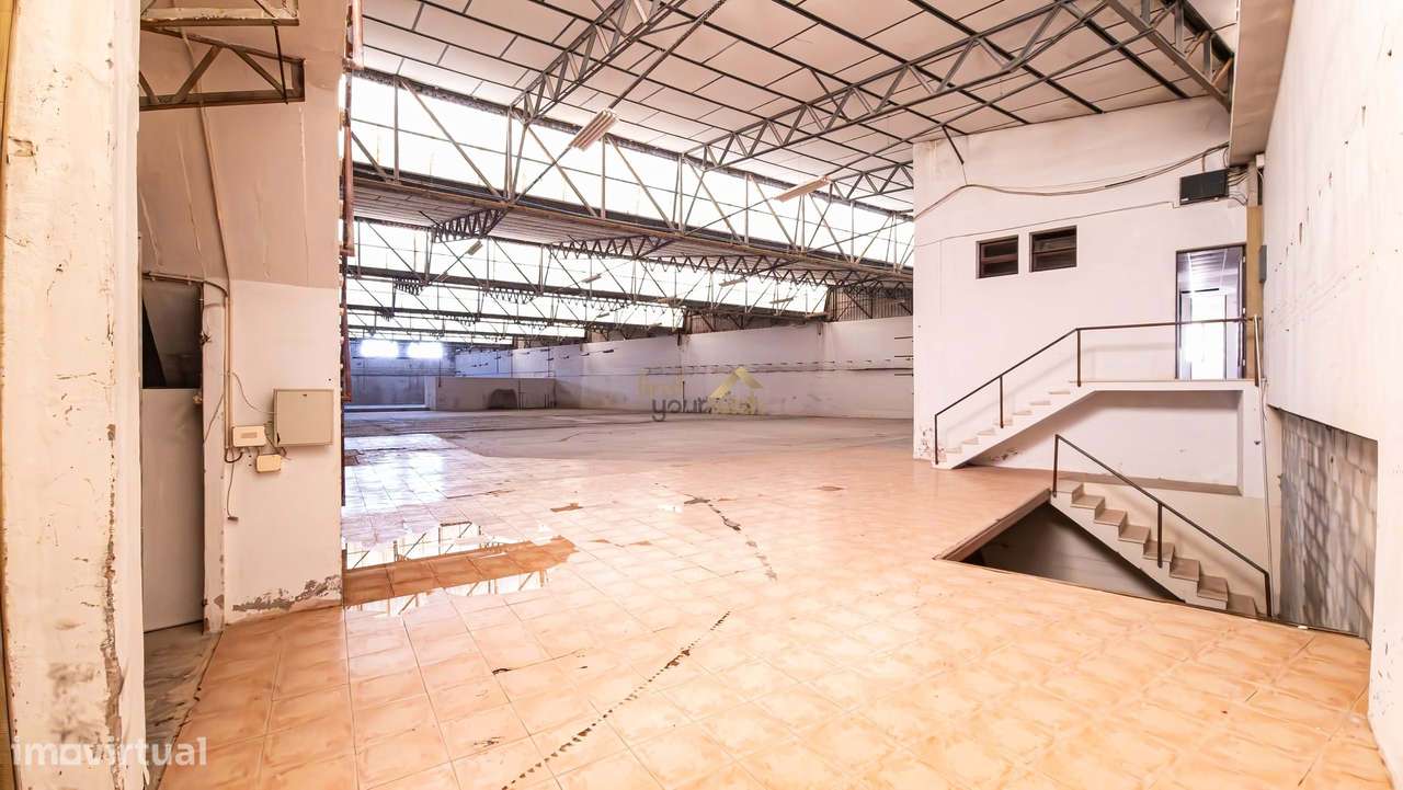 Armazém de cerâmica localizada no centro de Vestiaria.-17