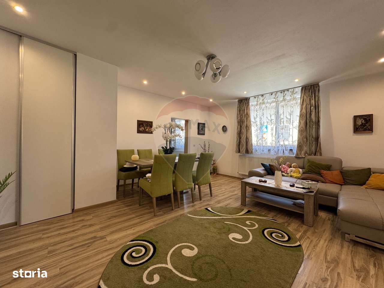Casa pe un nivel, 2 camere, str. Stejarului-1