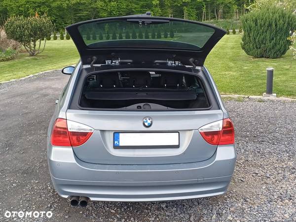 BMW Seria 3 - 16