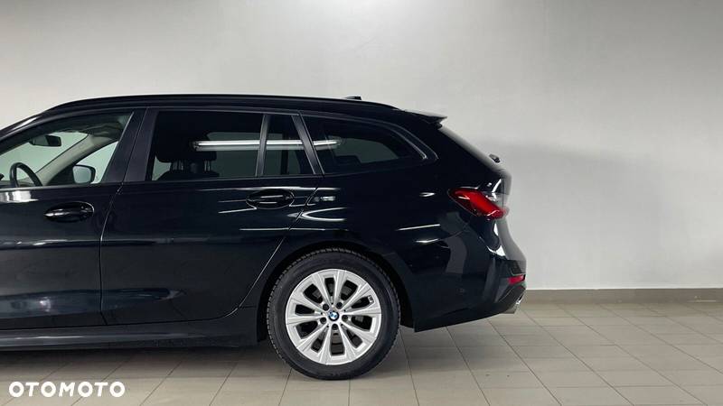 BMW Seria 3 320d xDrive Advantage - 13