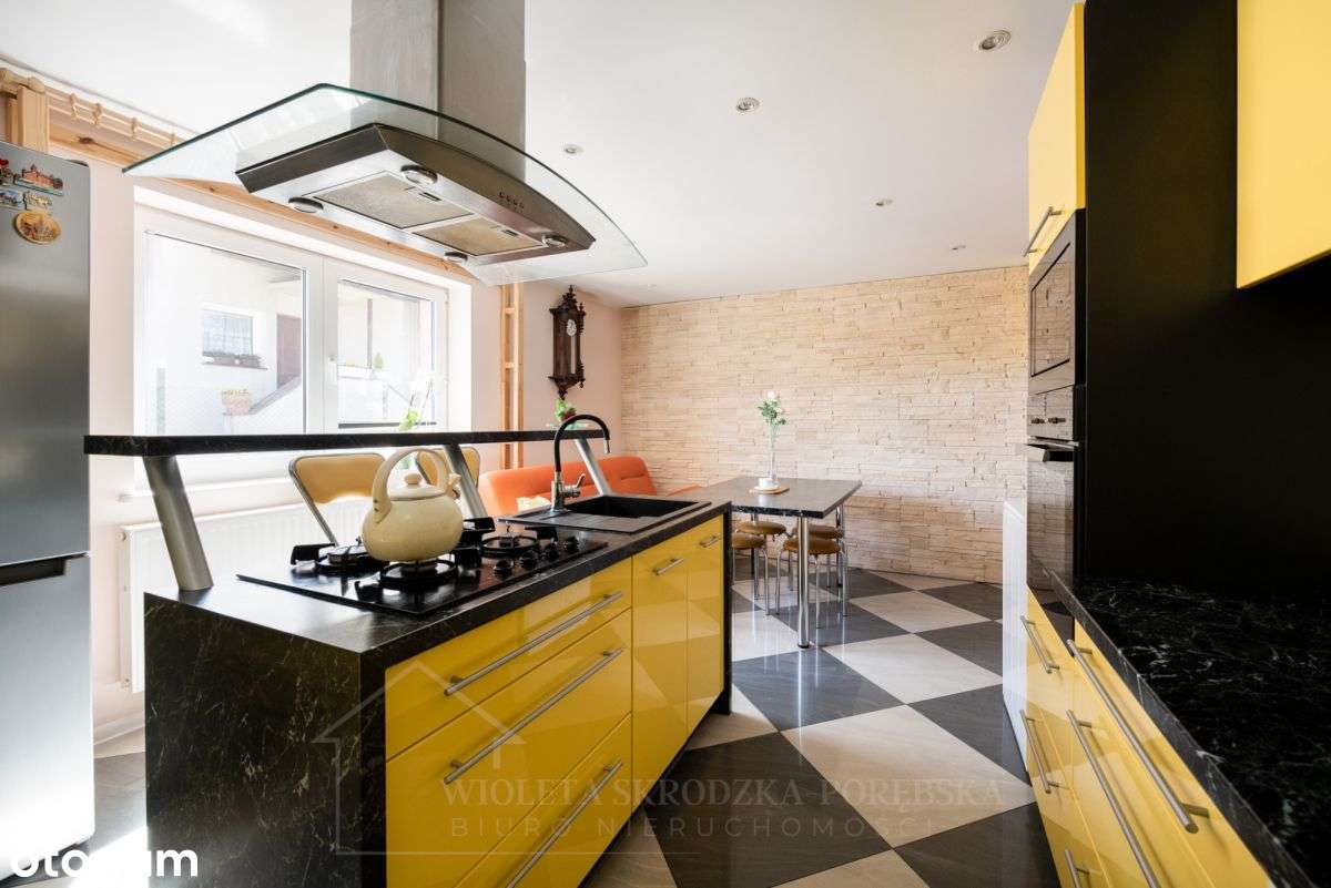 Dom przy lesie z dużą działką-9