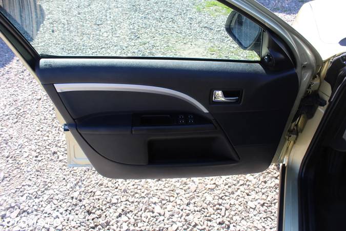 Ford Mondeo 1.8 Ambiente - 19