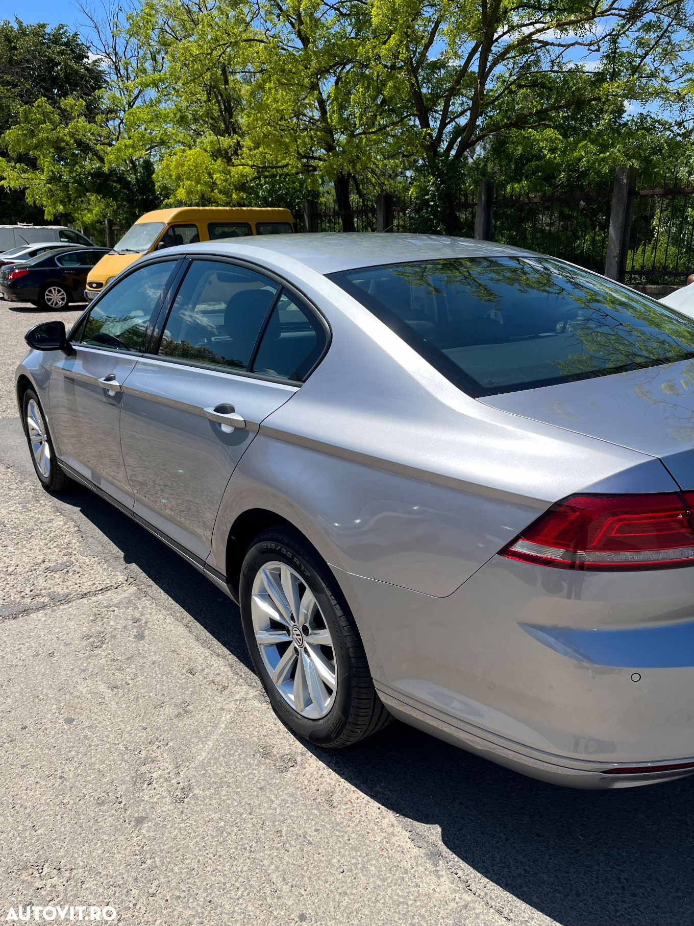 Volkswagen Passat 2.0 TDI Comfortline - 4