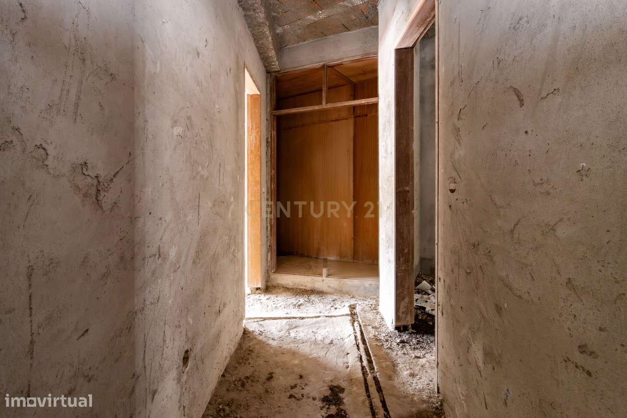 Prédio em fase de construção no centro de Mira d'Aire-7