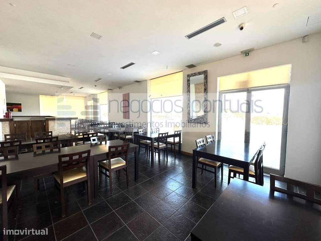 Restaurante com esplanada, mobilado e equipado - Grande imagem: 2/30