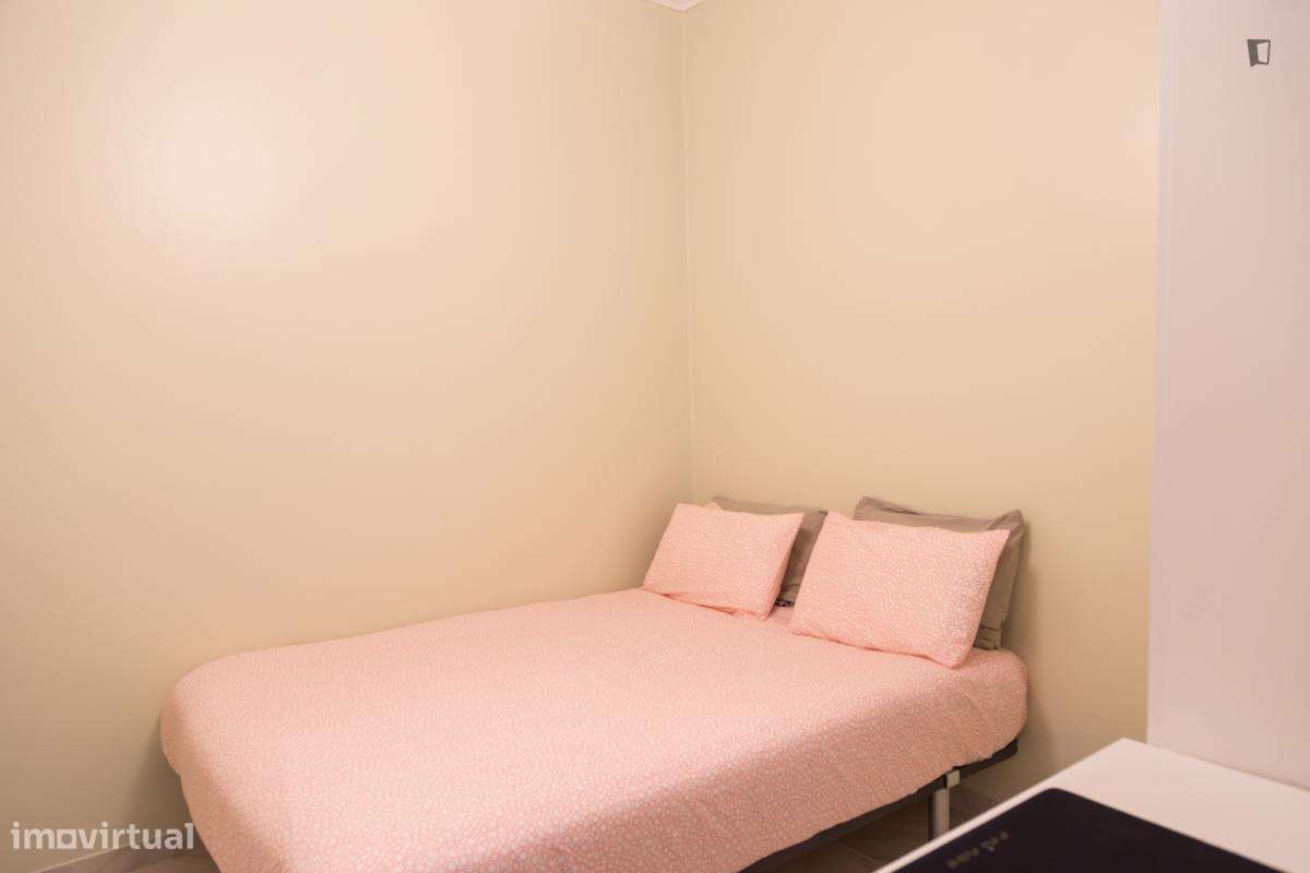 Quarto - localizado em Penha de França Lisbon - Grande imagem: 2/12