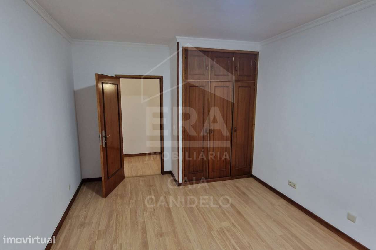 Fabuloso T2 Renovado com 100m2-7