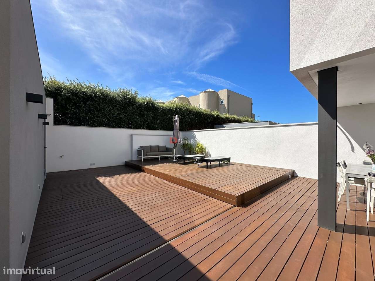 Moradia de Luxo T-3 à praia da Madalena-9