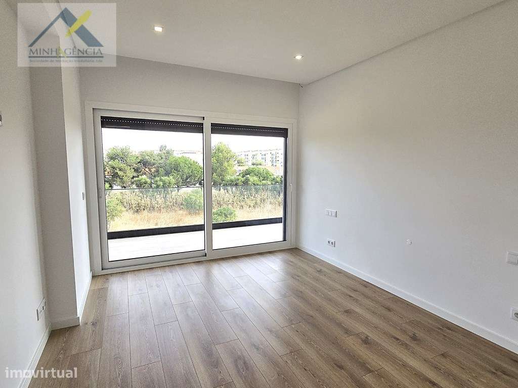 Apartamento T3 Novo com garagem e piscina no Montijo-27