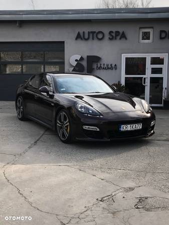 Porsche Panamera GTS - 9