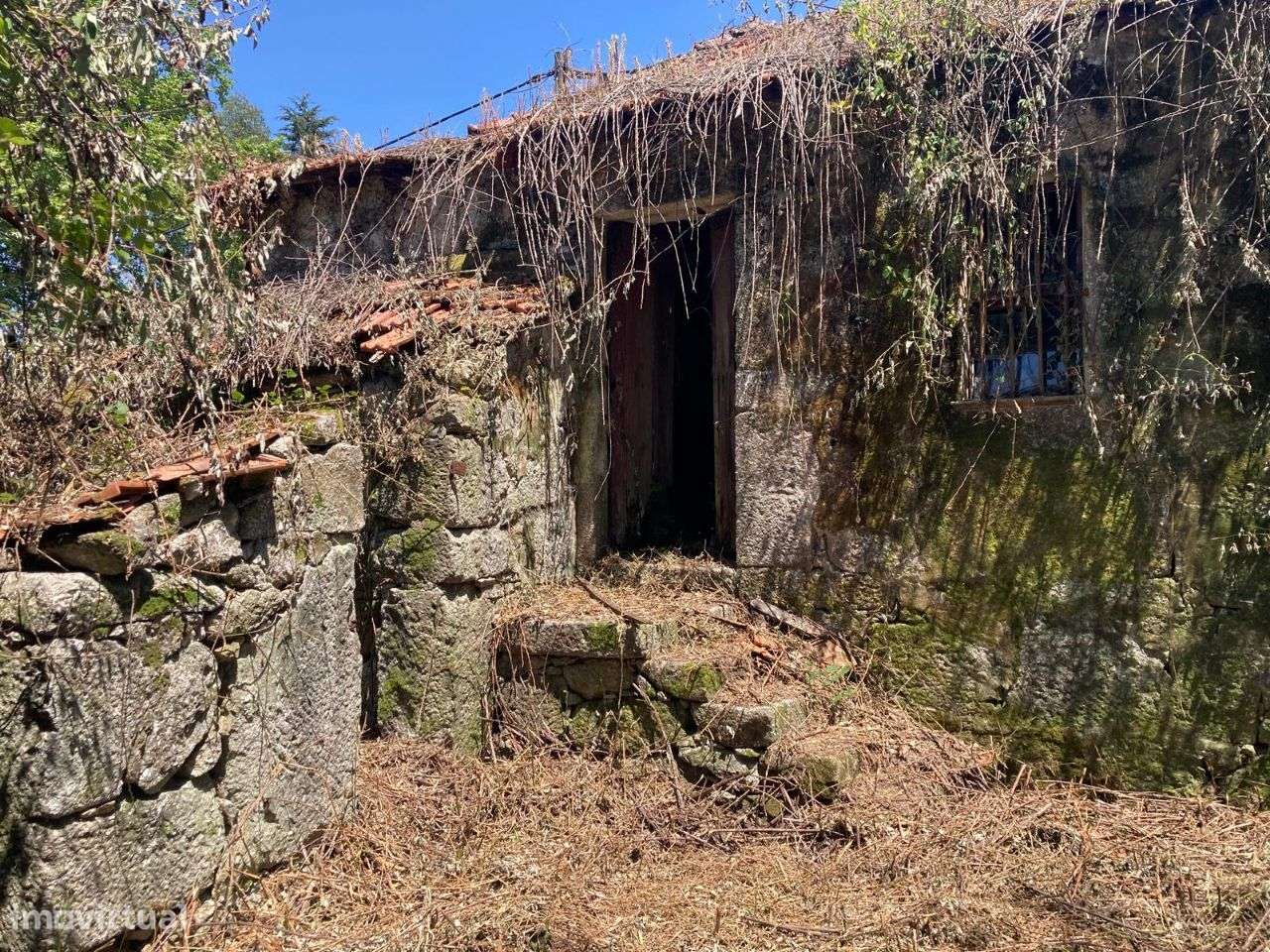 Moradia V2 P/ Recuperar Lodares Lousada Baixa de Preço - Grande imagem: 5/12