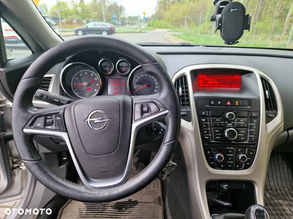 Opel Astra IV 1.4 T Sport - 9