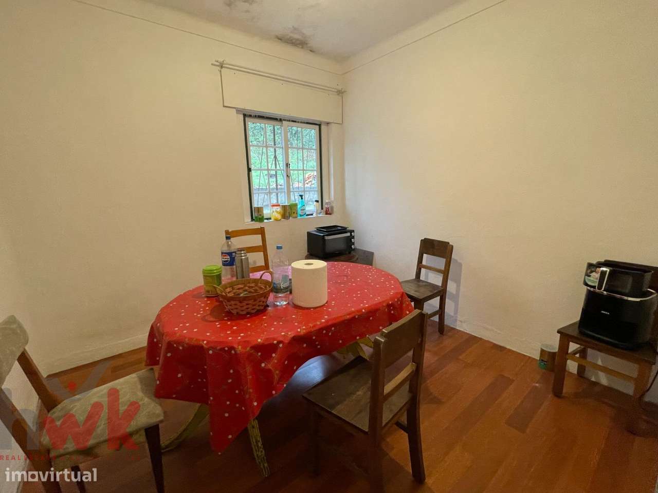 Casa dividida em 3 apartamentos com garagem-11