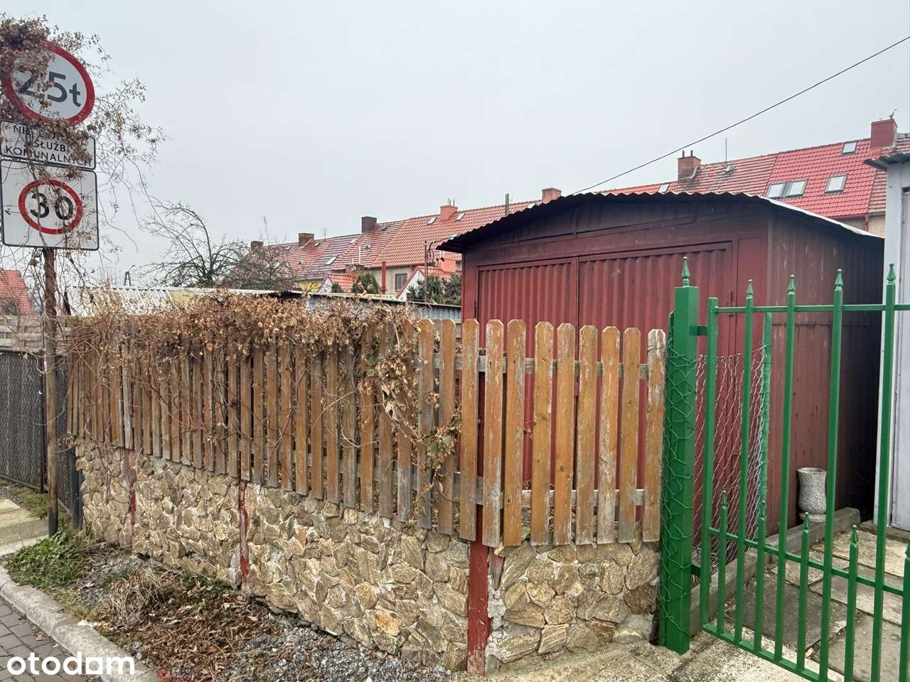 Garaż wraz z działką