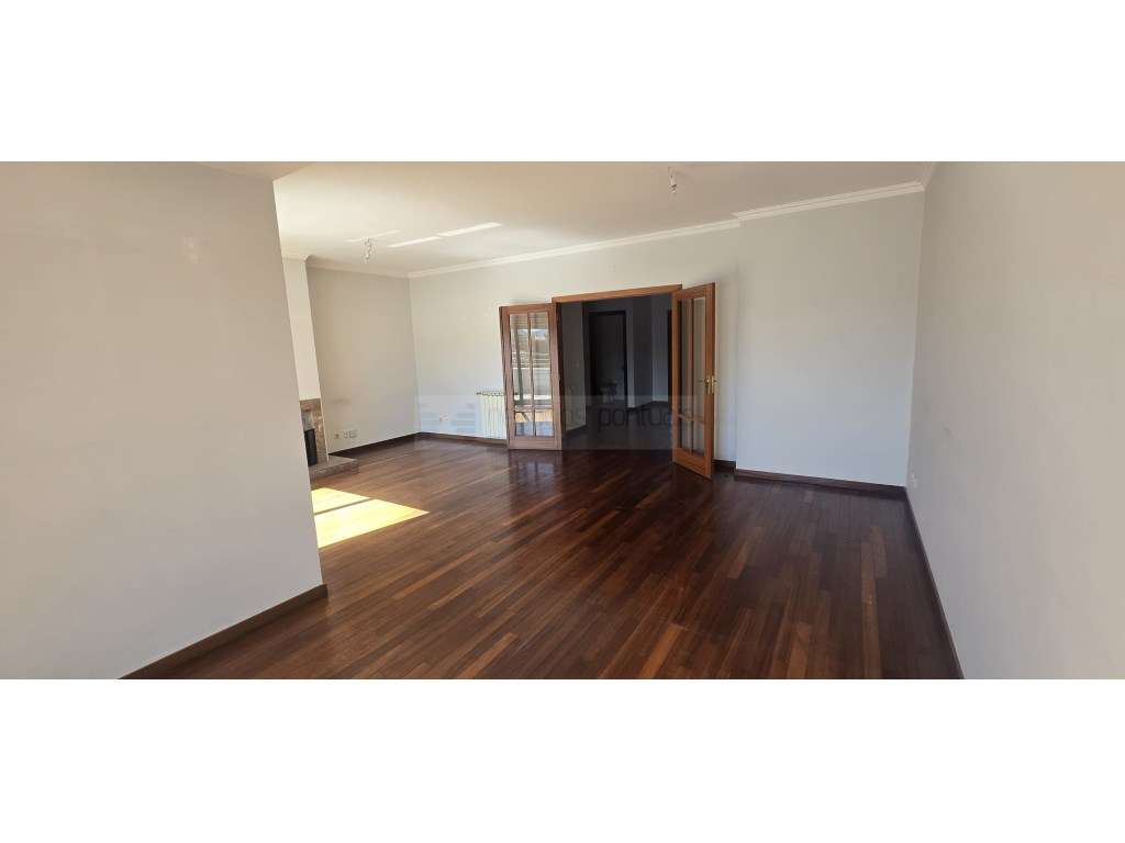 Excelente apartamento T5 Duplex-5