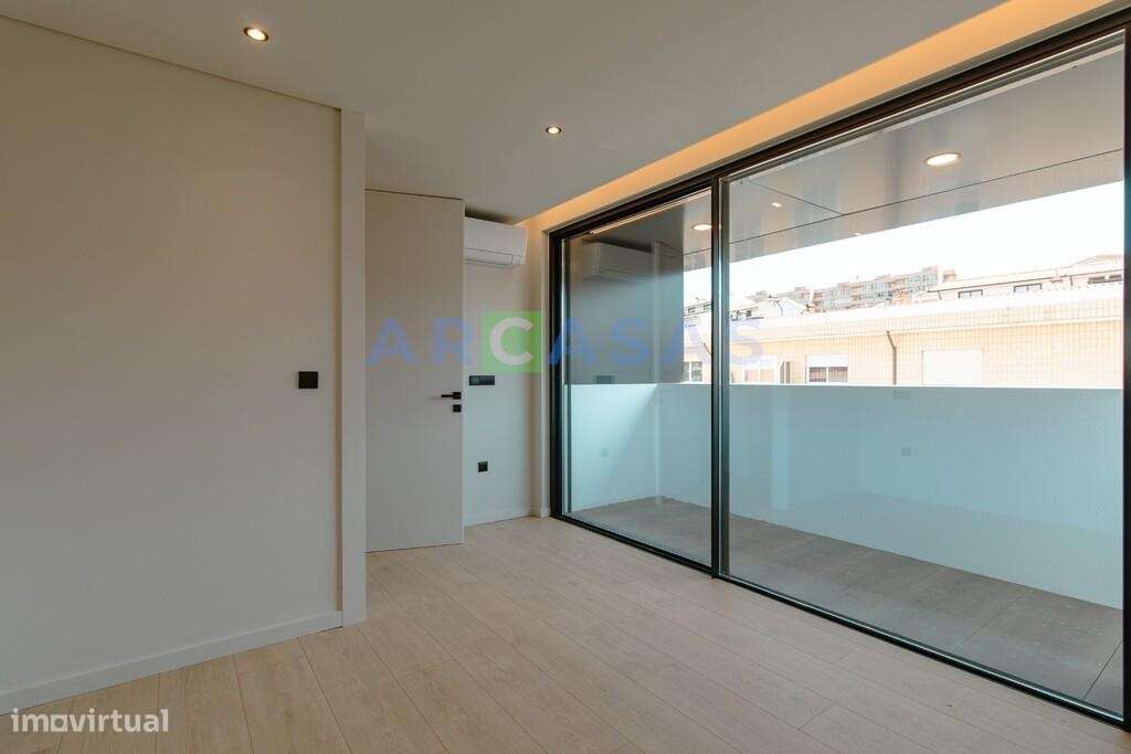 Apartamento T4 com varanda e garagem fechada em São Cosme, Gondomar-21
