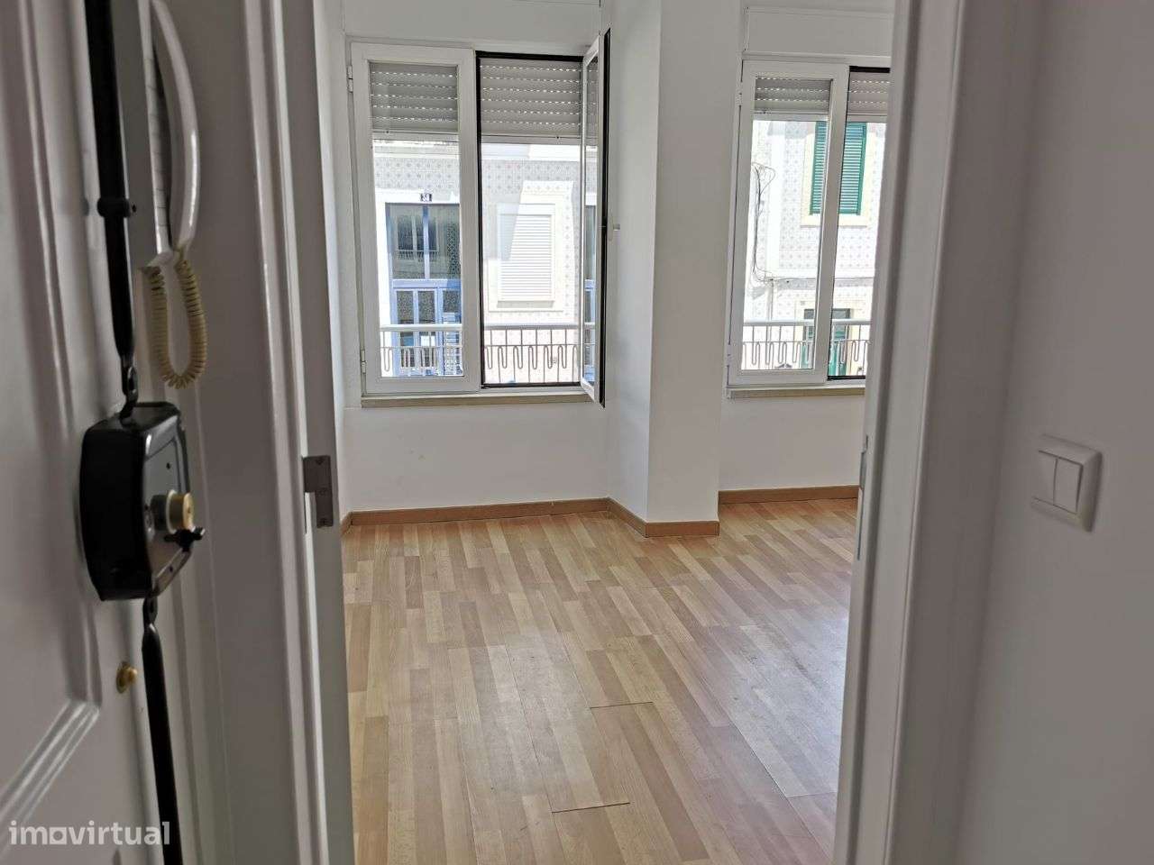 Prédio localizado perto do Instituto Superior Técnico, Lisboa - Grande imagem: 4/21