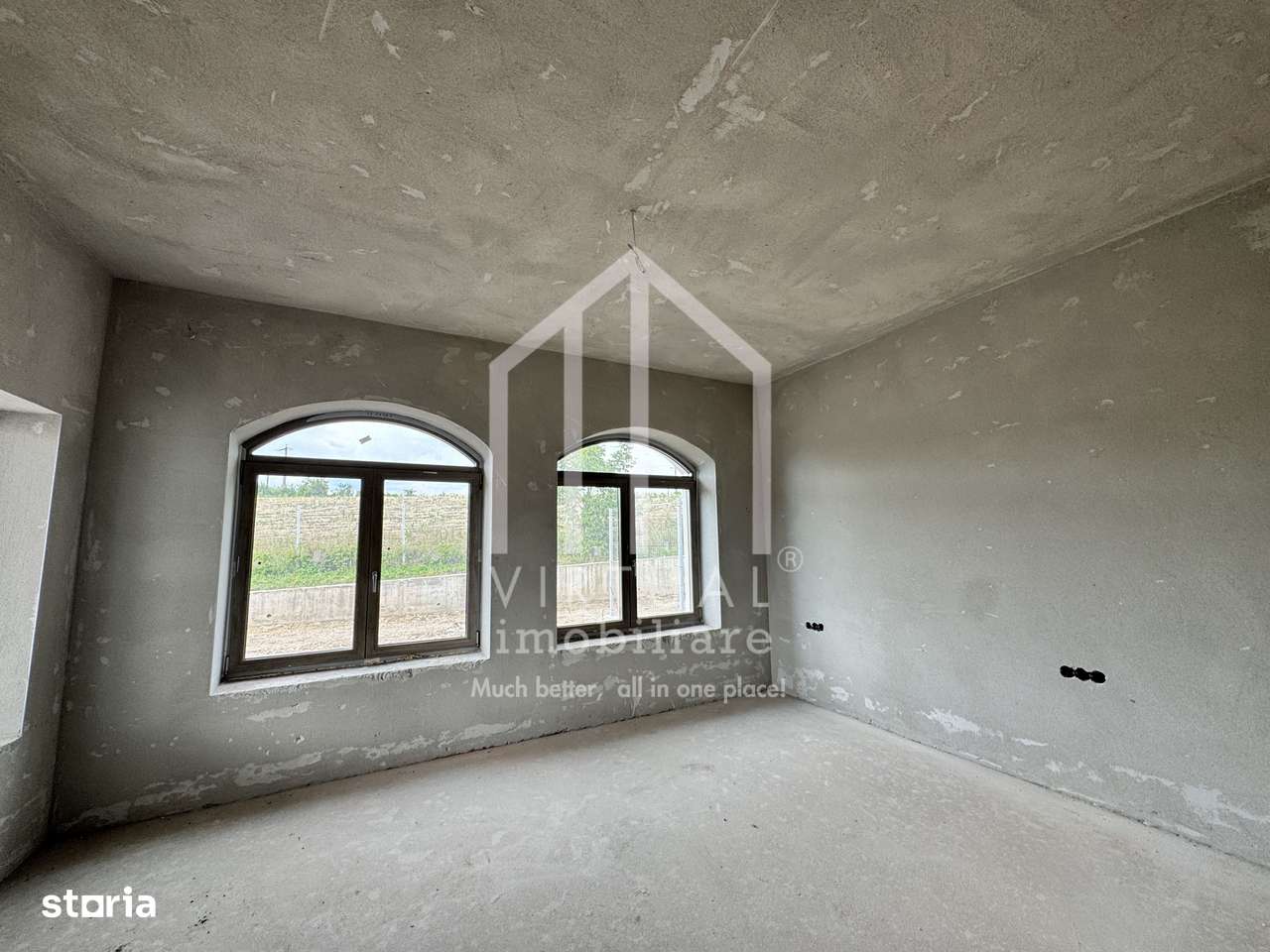 Casa cuplata cu 7 camere, 203mp utili, 273mp curte libera, Sura Mica - Imagine principală: 2/14