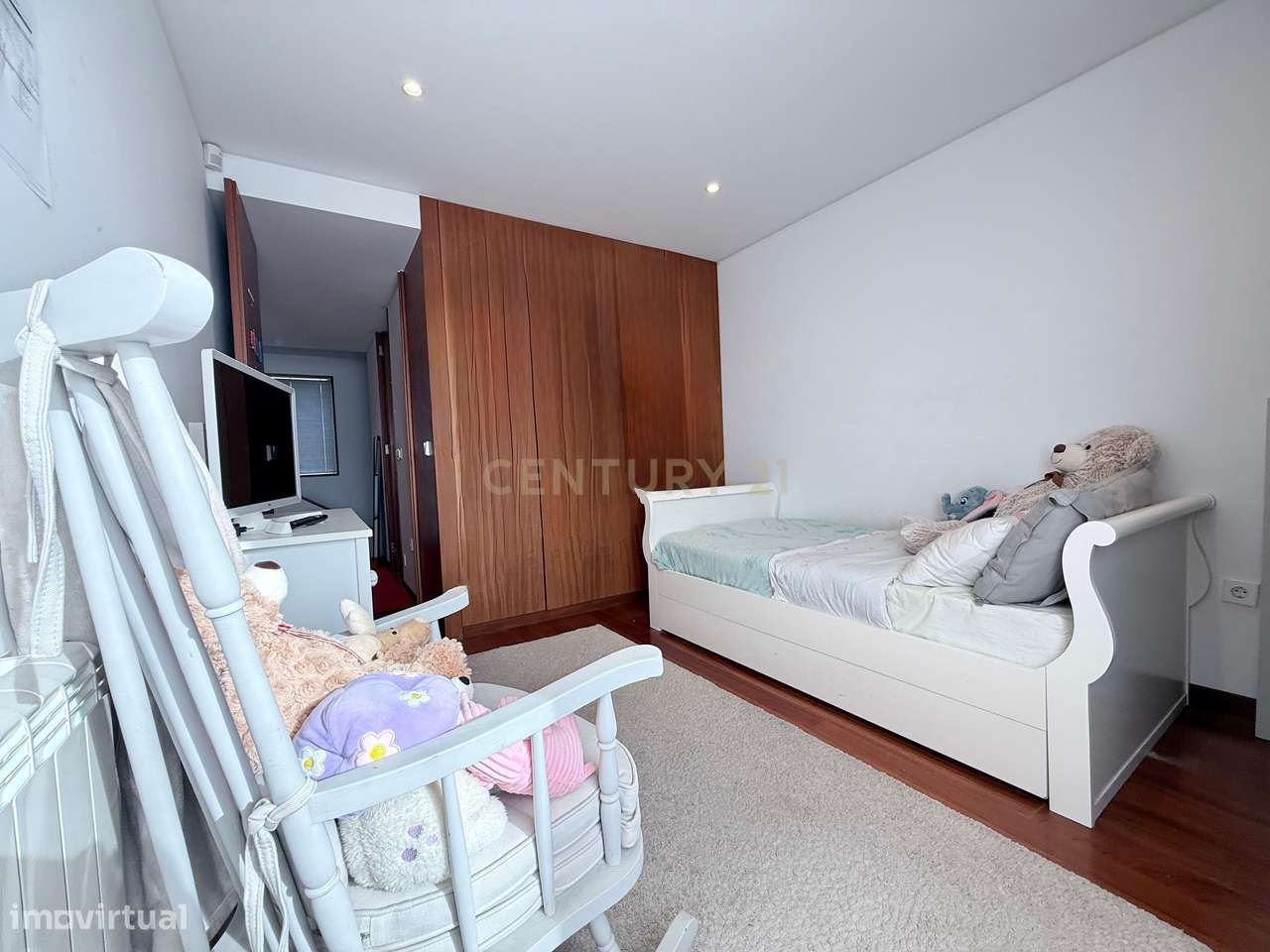 Moradia T3 com suite master, em condomínio de prestígio – Estrada Real-30