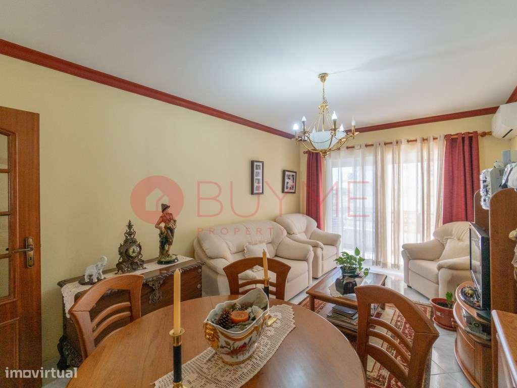 Apartamento T2 em Quarteira com Vista Mar a Poucos Passos da Praia-4
