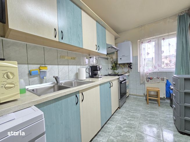 Apartament cu 3 camere ZONA BIG - DE VANZARE-2