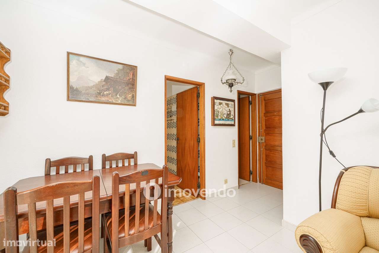 Apartamento T1 com varanda e a 200m da praia, no coração de Sesimbra - Grande imagem: 4/21