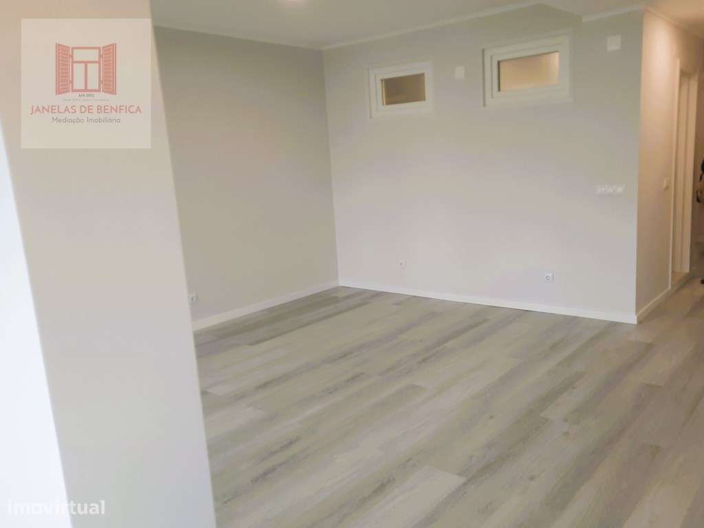 T2 totalmente remodelado, c/arrecadação - Oeiras-12