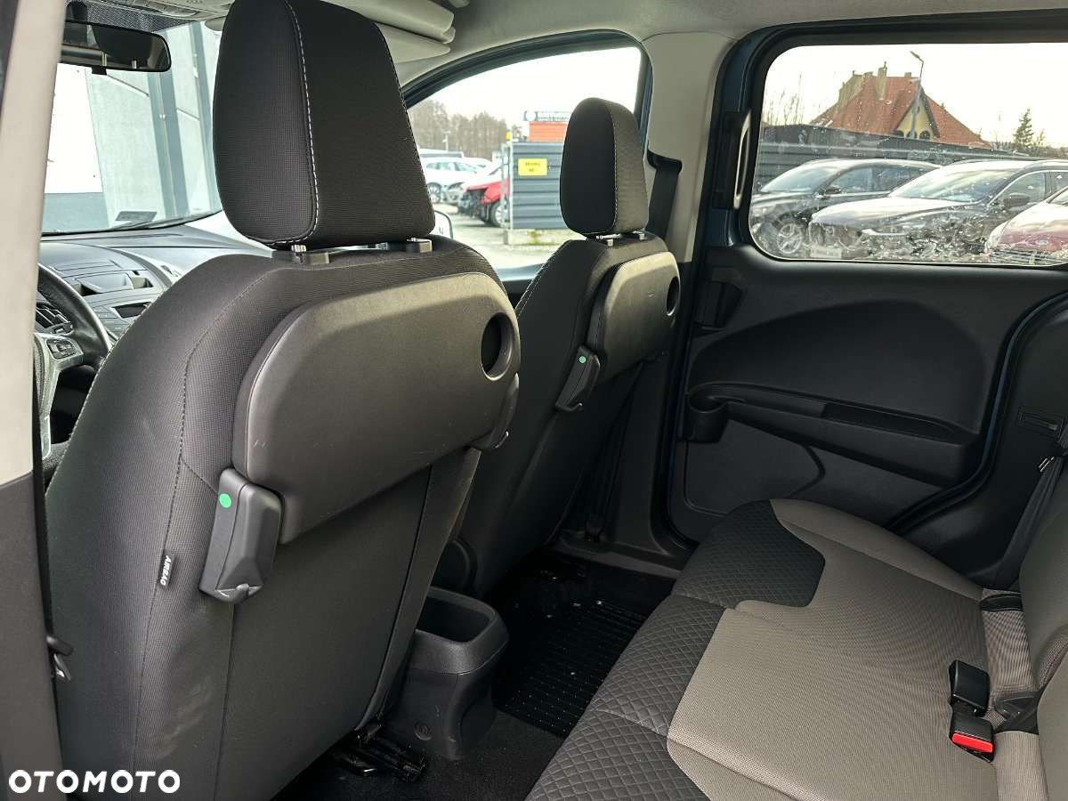 Ford Tourneo Courier - 27