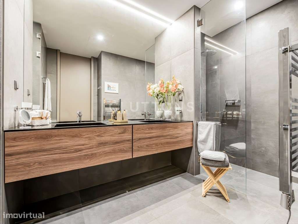Venda Moradia T3 | Condomínio, Piscina privada e vista mar, Estoril...-20
