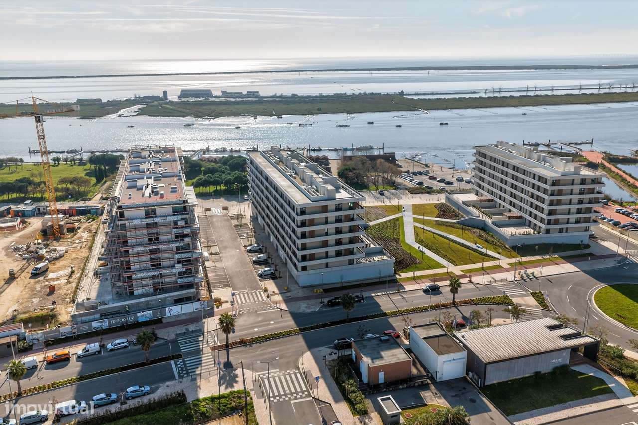 Elegância e Luz: Apartamento com terraço único sobre o Rio - Grande imagem: 3/12
