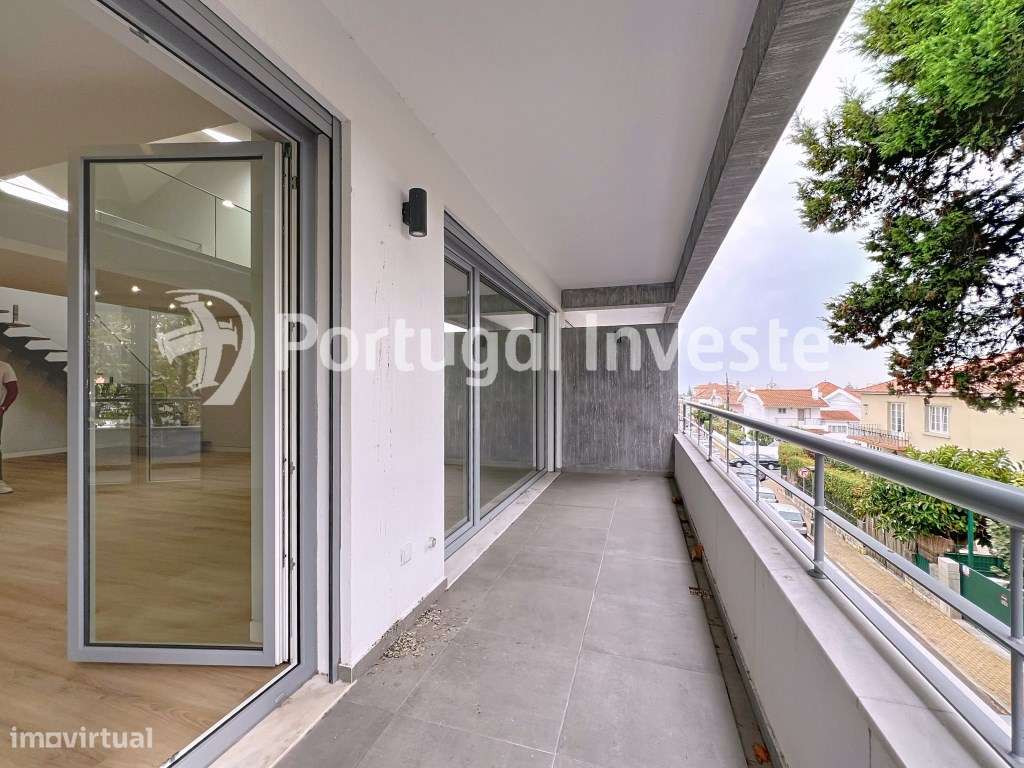 Sublime Duplex T4 com Mezanino no centro de Carcavelos-8