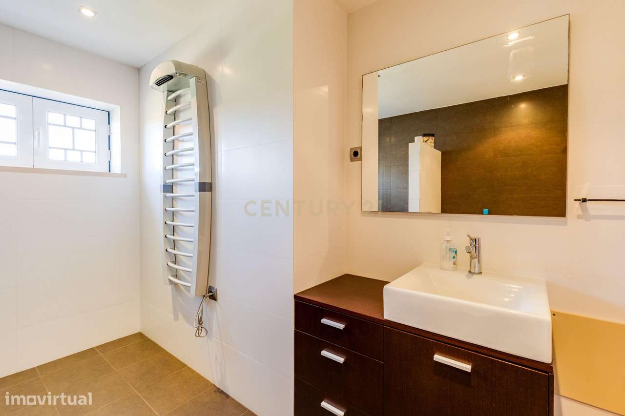 Luxuosa Moradia T 5 com Vista Panorâmica em São Simão de Litém, Pombal-27