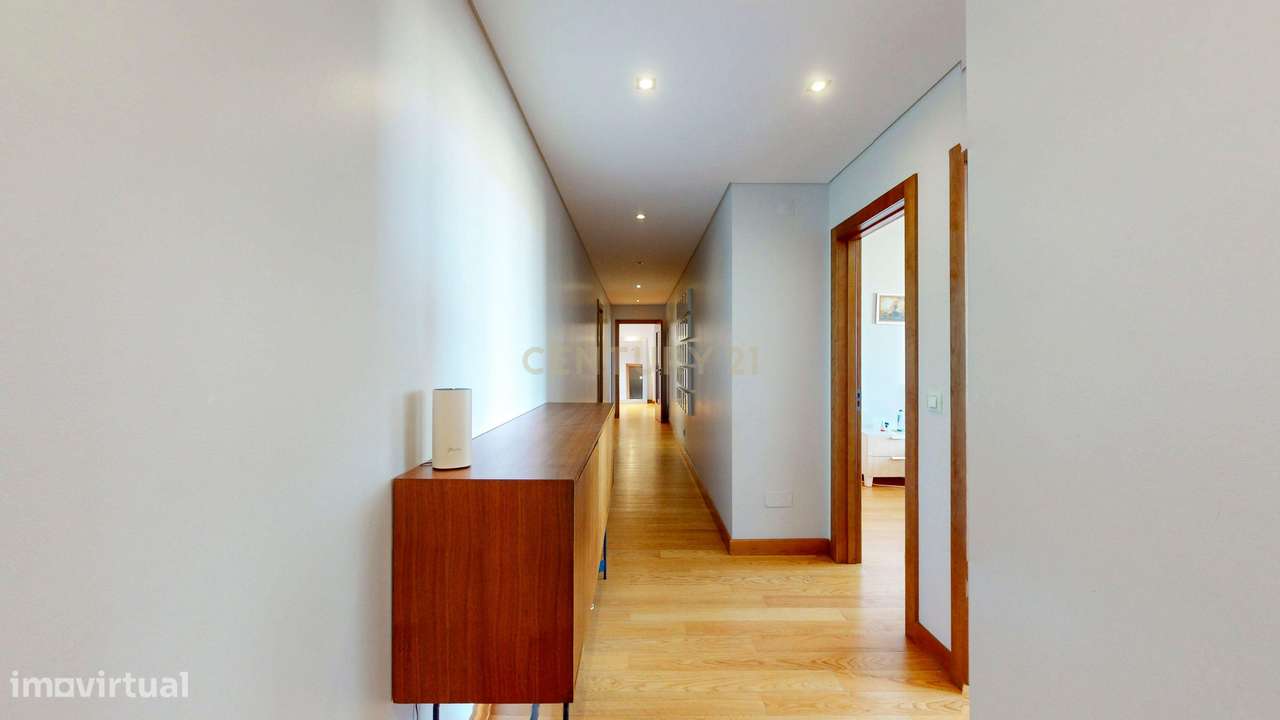 Apartamento T4 no Infantado de excelência, conforto e vista sobre a le-20