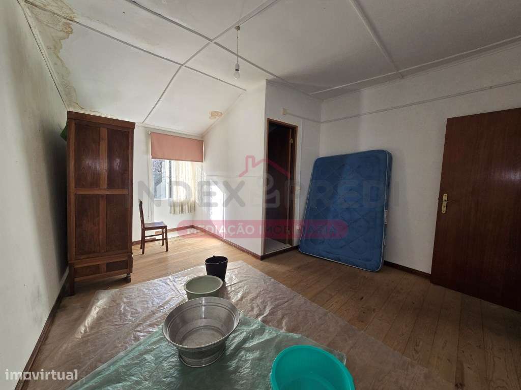 Prédio com varias frações Autónomas - Venda Judicial - Guarda-46