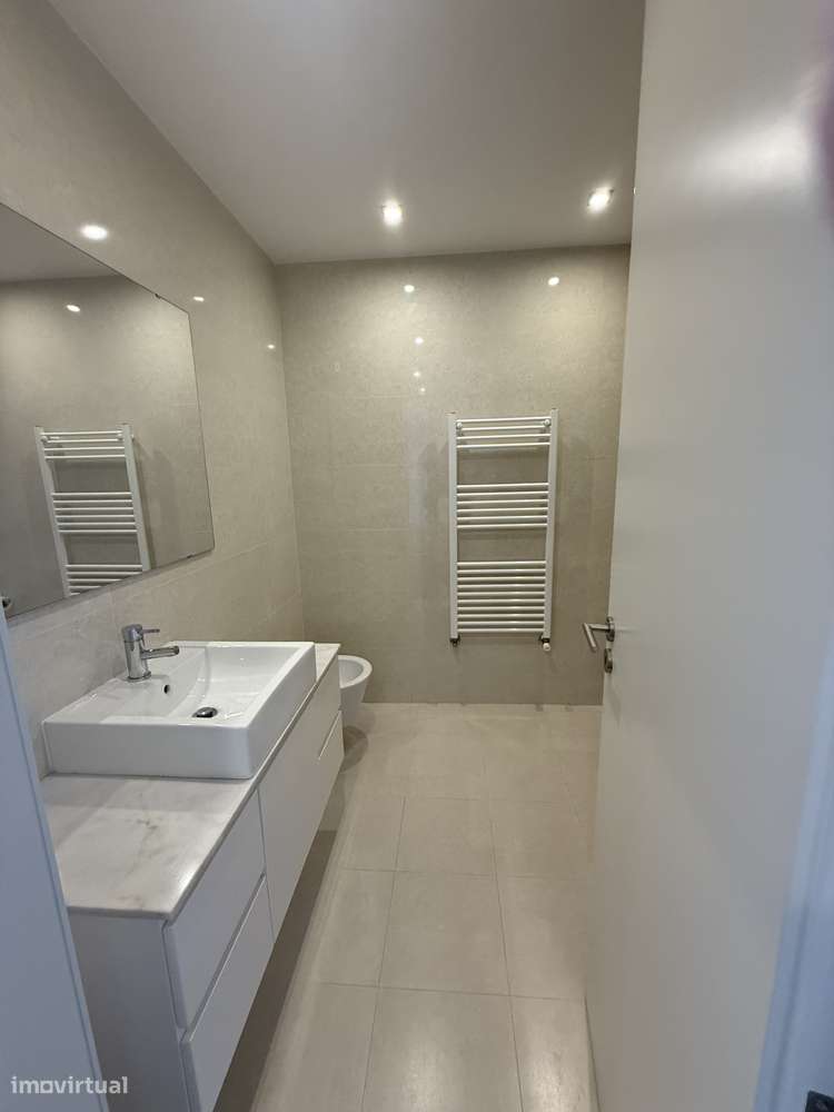 Apartamento T1 seminovo a 200 metros da praia-9
