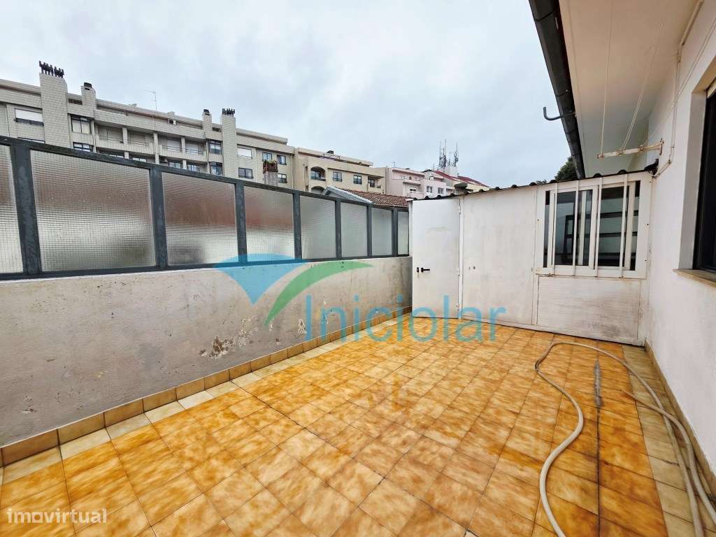 Apartamento T2| Terraço| Garagem Fechada - Grande imagem: 4/13