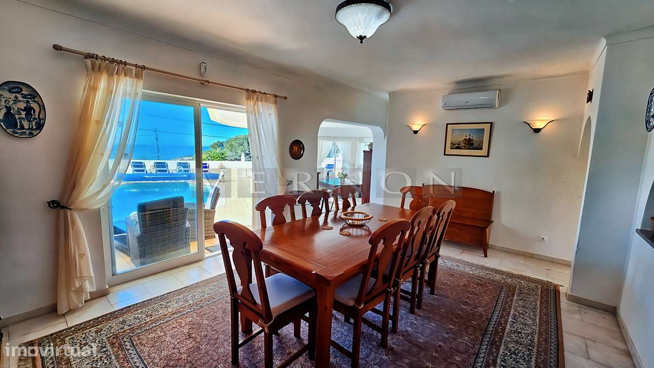 Algarve, para venda, moradia T5 primeira linha do mar com piscina aque-16