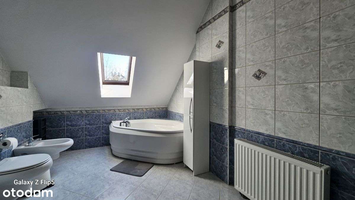 Dom 450 m2 otoczony starodrzewiem-12