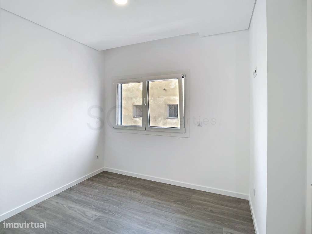 Moradia T3 duplex no centro de Fernão Ferro-21