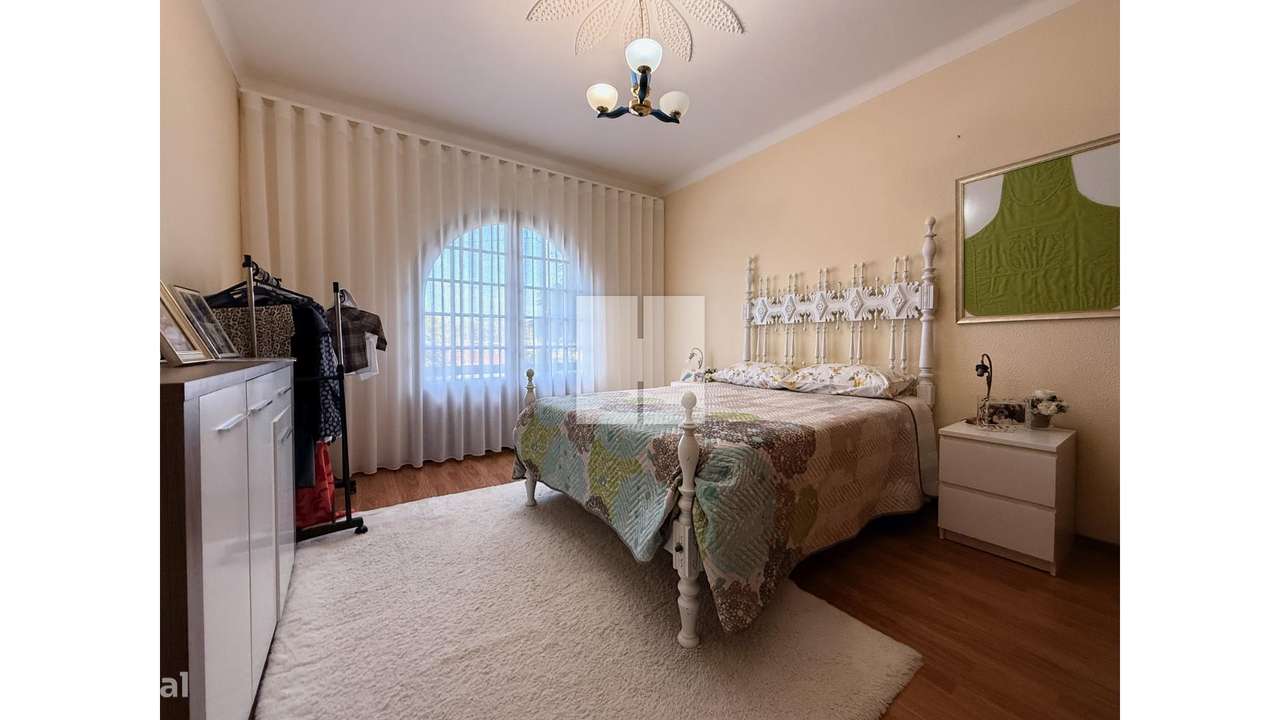Moradia c/ Terreno e Jardim-33