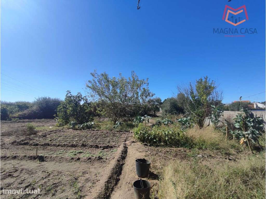 Moradia em Propriedade Total com 3 apartamentos T3, + 1 apartamento...-21