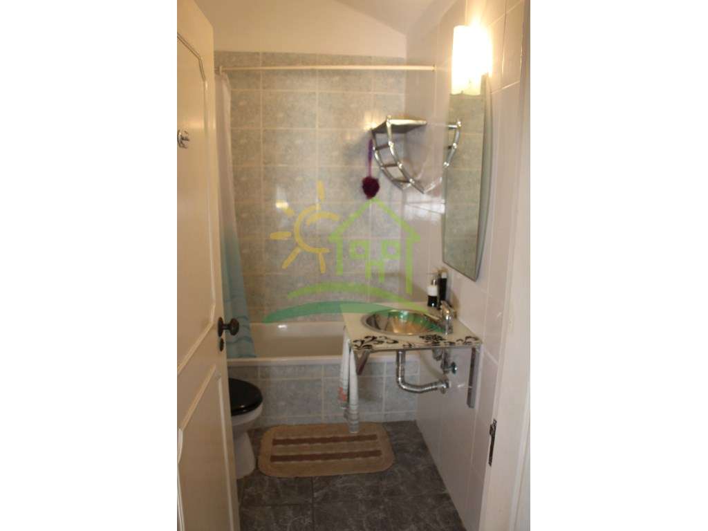 Apartamento T3+2 em Olival Basto - Oportunidade Única com Sótão-31