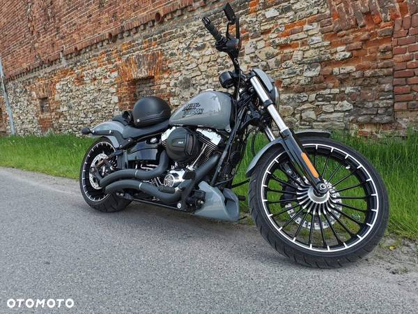 Harley-Davidson FXSB Breakout - 1