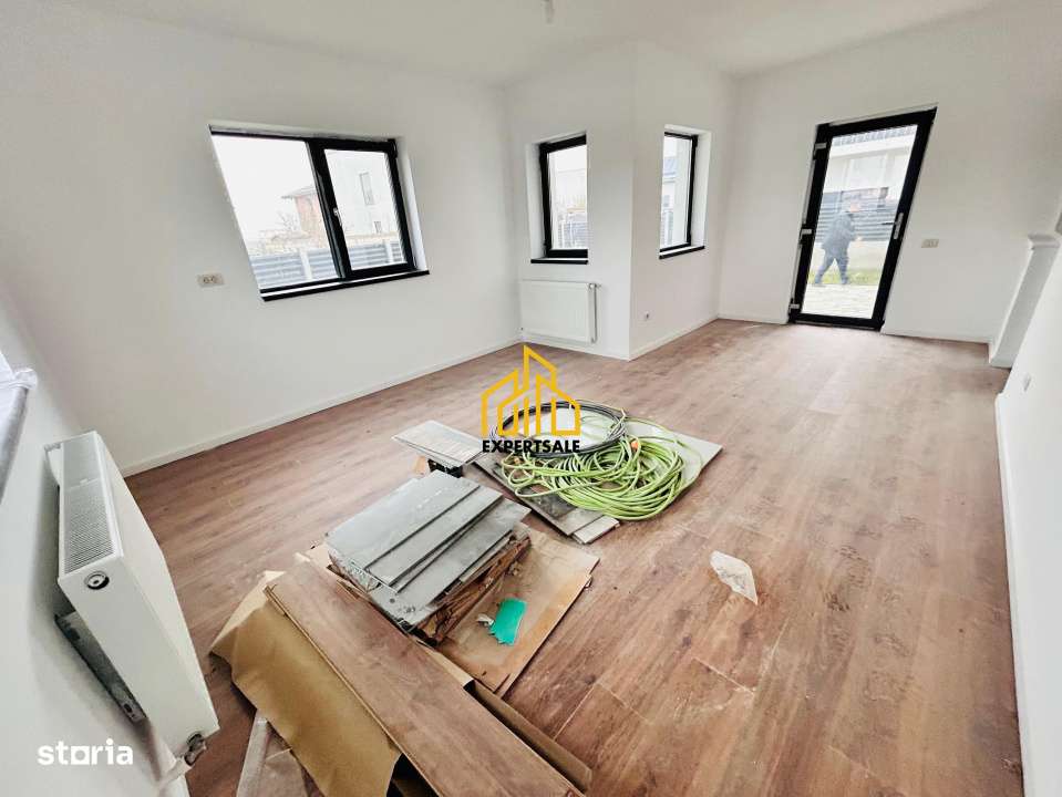 CASA INDIVIDUALA /CLINCENI/ 7 CAMERE/ UTILITATI/ CARTIER PRIVAT - Imagine principală: 4/12