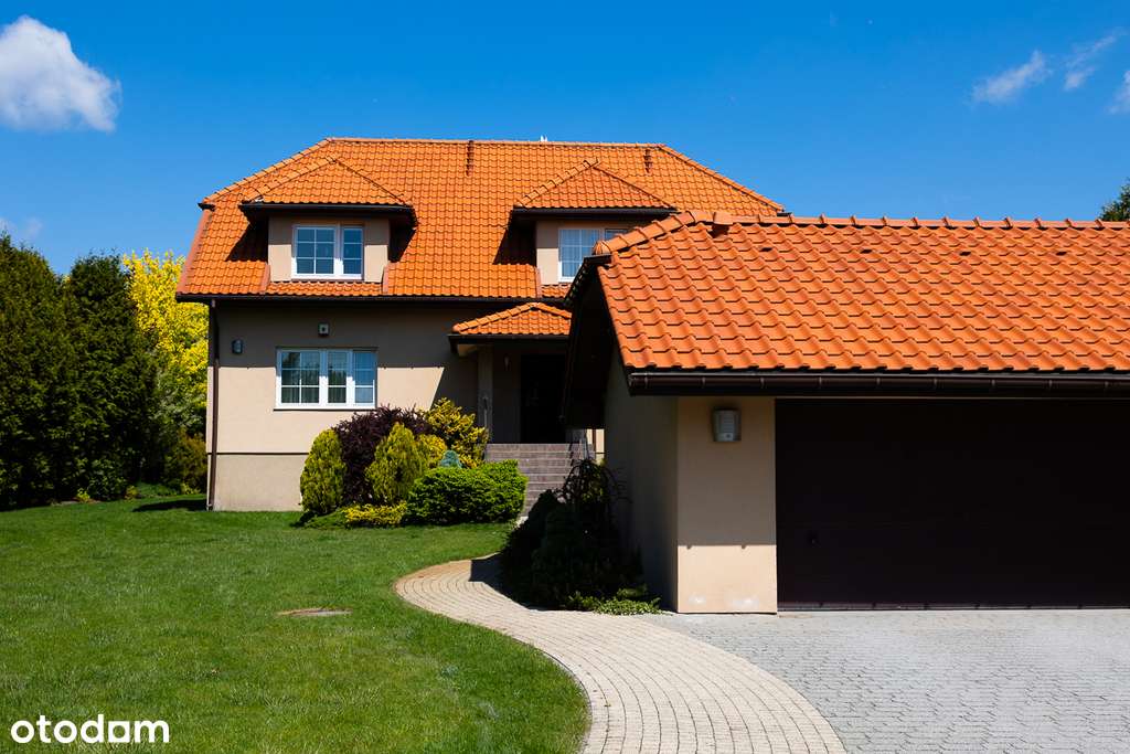 Duży dom wolnostojący z pięknym ogrodem w Łodzi - Pełny obrazek: 2/20