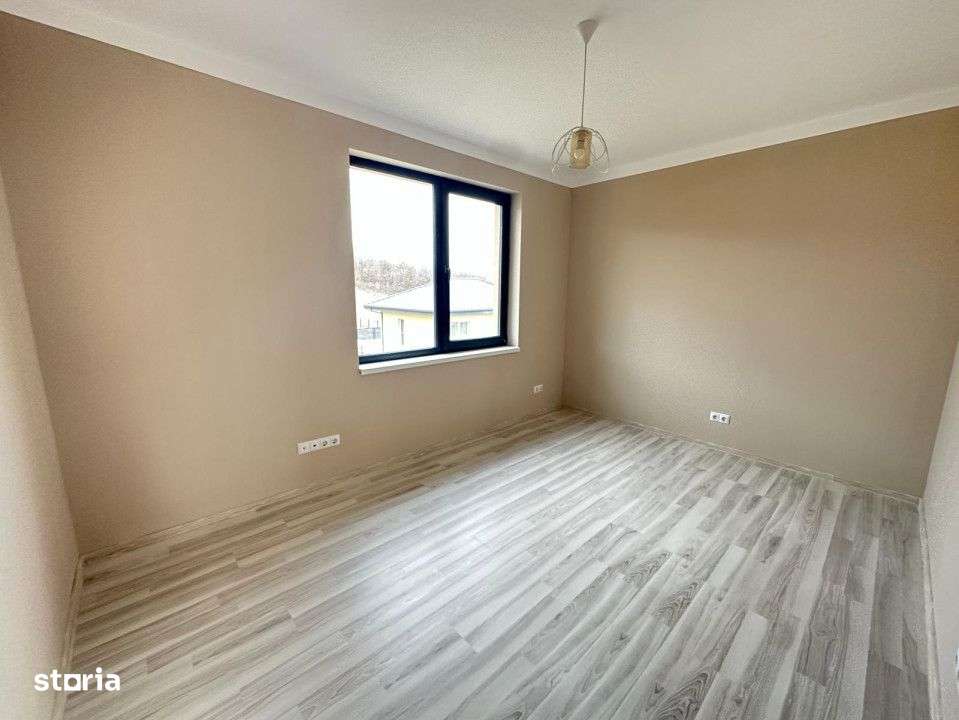 Casa individuala de 4 camere, 129 mp utili, curte 445 mp., garaj, Pet - Imagine principală: 4/10