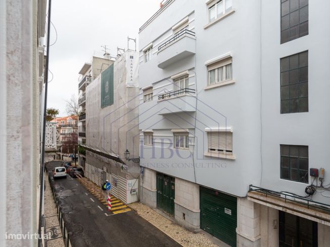 APARTAMENTO T2 RENOVADO, PRÓXIMO DO JARDIM DO PRÍNCIPE REAL-29